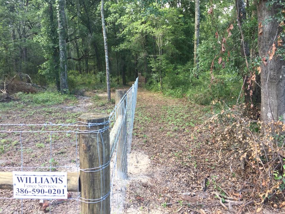 Fence repair service